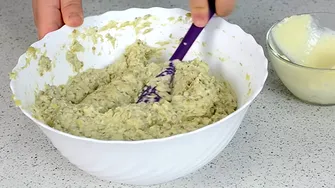 Condimentul care nu trebuie pus niciodată dacă faci salată de vinete. Majoritatea românilor îl folosesc și nu știu că îi strică gustul și îi accentuează amăreala
