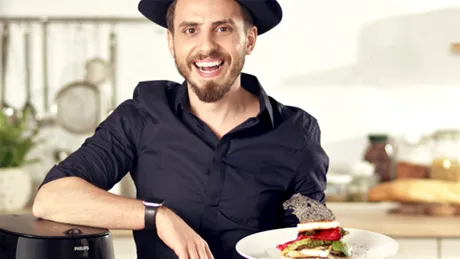 Cea mai gustoasă rețetă dietetică a lui chef Foa: Halloumi și salată de legume la airfryer