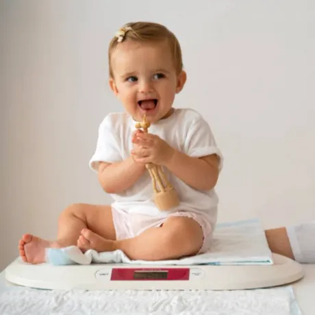 (P) Cât de des mergem la consultație pediatrică în primul an și cum alegem medicul pediatru în București