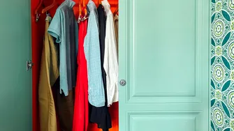 Ce nu ar trebui să ții niciodată în dulapul din dormitor? Greșelile care îți transformă casa într-un haos