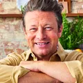 Rețeta de paste cu creveți a lui Jamie Oliver! E gata în 15 minute