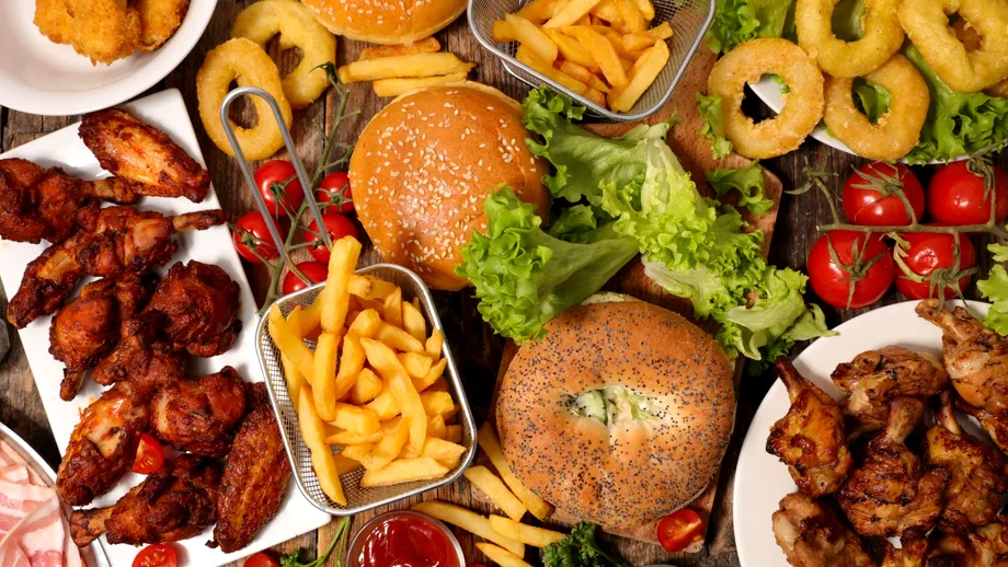 Dieta bogată în alimente ultraprocesate, asociată cu un risc crescut de boli osoase. Avertismentul cercetătorilor