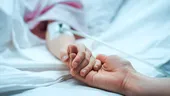 Un băiat de 3 ani cu cancer hepatic și metastaze a intrat în remisie după două doze de terapie experimentală