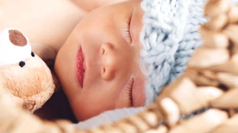 Colicii la bebeluşi: de ce apar şi cum îi tratăm