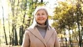 Menopauza precoce, asociată cu un diagnostic mai timpuriu de Alzheimer, conform unui studiu recent