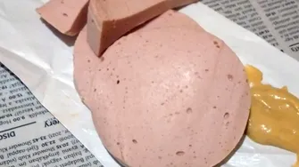 Care este cel mai nesănătos parizer, de fapt. Se găsește în toate supermarketurile din România