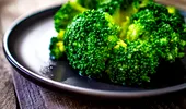 Greșeala pe care o fac românii când gătesc broccoli! Trucul banal care îi schimbă toate beneficiile