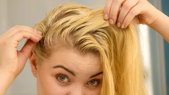 Păr gras? Specialiștii dezvăluie un truc simplu pentru 7 zile de prospețime