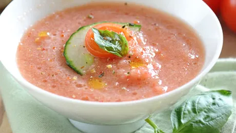 Gazpacho (supă rece) de legume proaspete