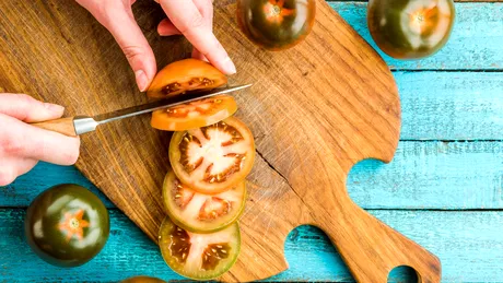 Cu ce cuțit trebuie să tai roșiile, de fapt, să ai felii perfecte