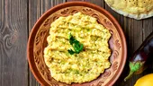 Ingredientul-surpriză care transformă salata de vinete. Are mai puține calorii decât maioneza