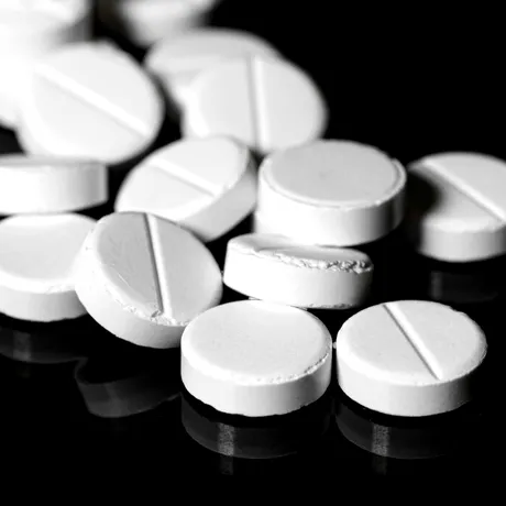 O aspirină pe zi ar putea preveni răspândirea cancerului colorectal