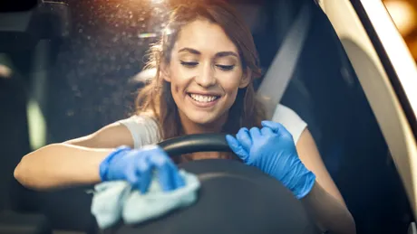 Bicarbonatul de sodiu: Soluția miraculoasă pentru curățarea mașinii tale