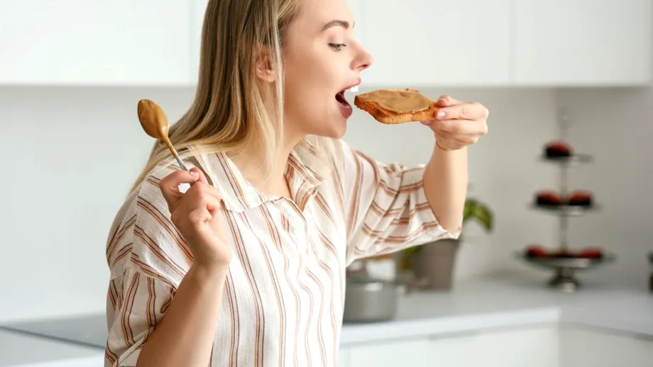 Ce trebuie să faci în timp ce mănânci să nu te mai balonezi. Așa scapi de gaze