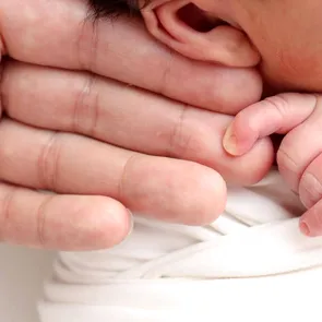 Eczema la bebeluși: 4 semne care pot fi confundate cu pielea uscată