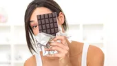 30g de ciocolată neagră cu 85% cacao consumate zilnic ne fac mai fericiți, arată un studiu