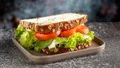Cel mai sănătos mezel pentru sandwich. Este mai puțin procesat și are doar 50 de calorii