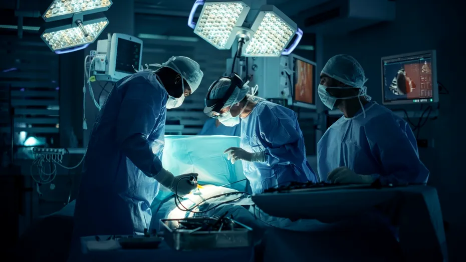 Un medic a fost prins în timp ce se iubea cu o asistentă, în mijlocul unei operații. Ce s-a întâmplat cu pacientul