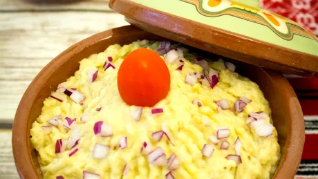 Câtă ceapă se pune la salata de vinete. Greșeala pe care mulți o facem și strică gustul salatei