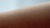 De ce ni se face pielea de găină când ascultăm muzică? Ce se întâmplă în creier și în organism