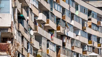 Statul înăsprește regulile pentru asigurarea obligatorie a locuințelor! 7 milioane de români riscă să ia amendă. Cine va face controalele?