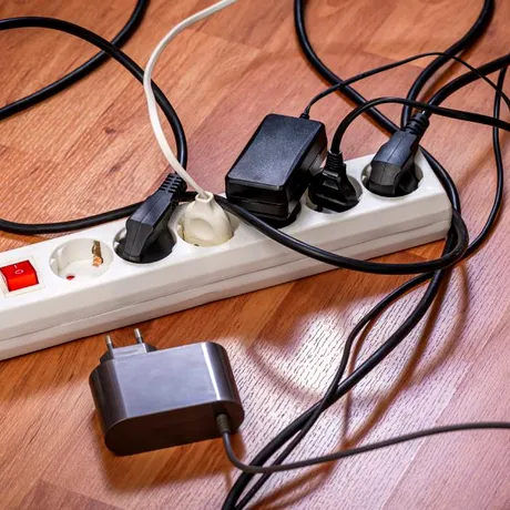 De ce nu e bine să folosești prelungitoare pentru aparatele de mare putere. Lista electrocasnicelor pe care să nu le folosești cu prelungitor