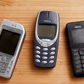 Dacă le ai acasă, te poți îmbogăți. Cele 3 telefoane mobile vechi care valoreaza o avere în 2025
