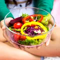 De ce nu ar trebui să copiezi dieta altcuiva. Riscurile ascunse ale slăbitului „copy-paste”