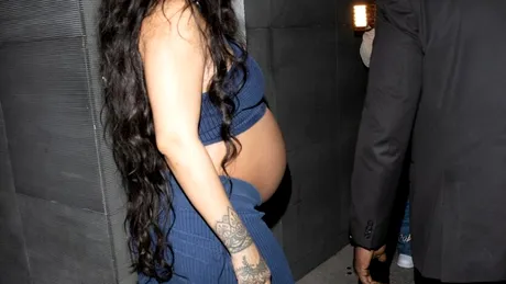 Rihanna, tot mai goală de când este însărcinată! Încă o apariție cu burtica la vedere
