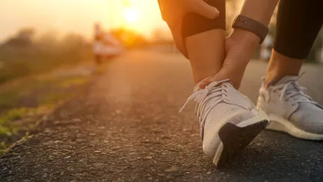 Cum să scapi de picioare grele și umflate pe caniculă