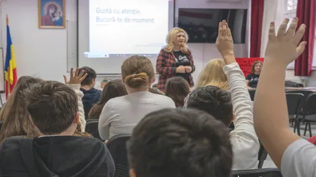 Peste 15.000 de liceeni din România învață să mănânce sănătos și să citească etichetele gustărilor pe care le aleg