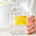 Apa infuzată cu fructe – cum îți poți hidrata organismul! Rețete de încercat acasă