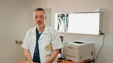Dr. Alexandru Thiery, ortoped: „După ce am operat robotic prima scolioză, eram atât de relaxat încât aș mai fi fost în stare să operez imediat!”