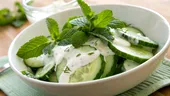 Salată răcoritoare de castraveți cu usturoi și mărar. E ideală pentru orice preparat