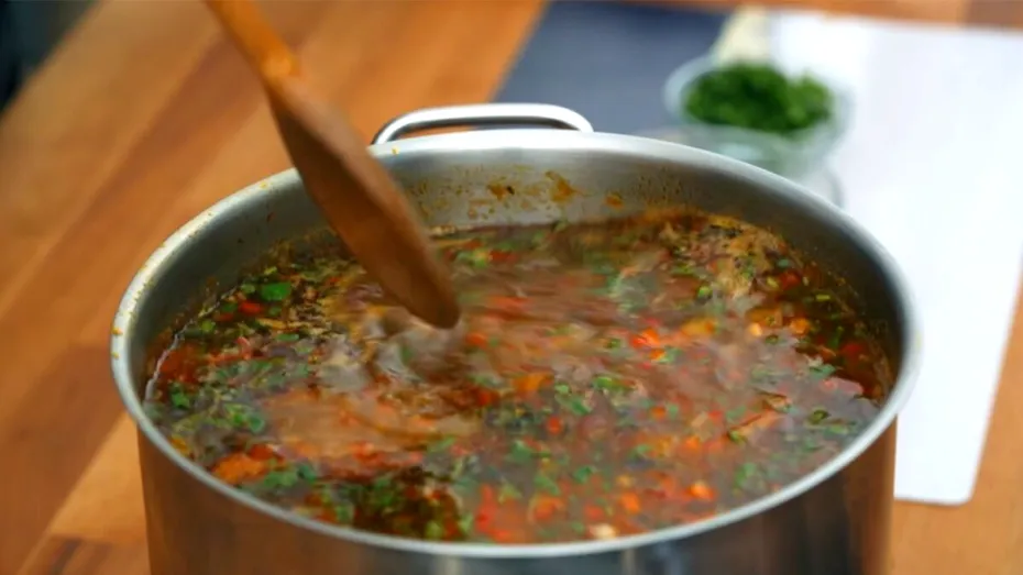 Cea mai dietetică ciorbă cu carne. Singura ciorbă care te ajuta să slăbești, potrivit experților nutriționiști