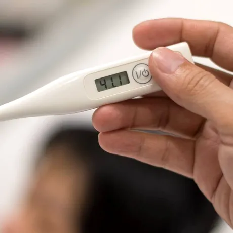 Studentă la un pas de moarte după ce a confundat simptomele cu o banală răceală. „Parcă eram în flăcări”