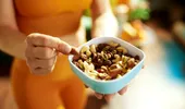 Cele mai sănătoase nuci și alune pe care merită să le incluzi în alimentație. Ce beneficii au pentru organism