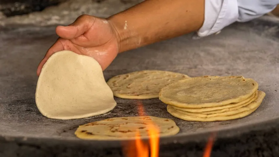Cum să faci acasă tortilla. Ai nevoie de 4 ingrediente dacă vrei să obții lipii gustoase