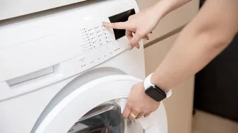 Cum să speli rufele corect ca să reduci factura la electricitate. Secretul pe care multe gospodine trebuie să-l afle