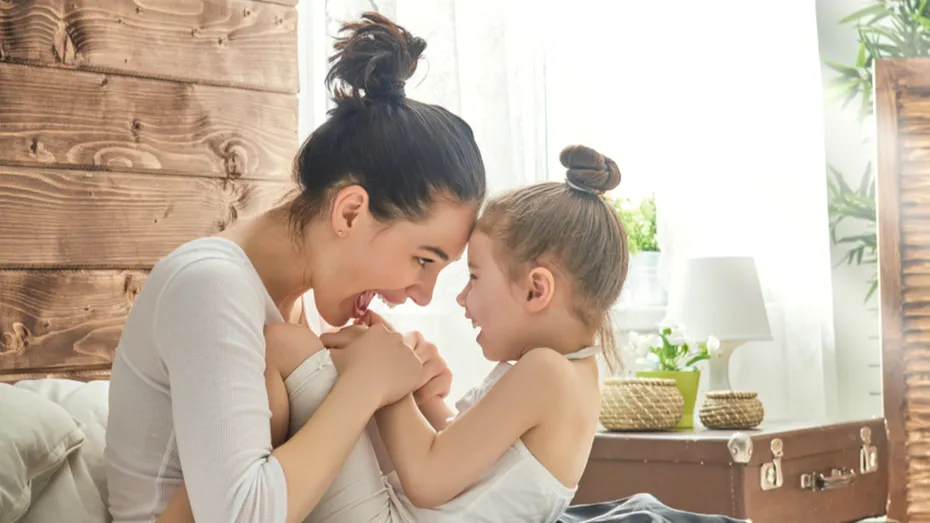Atașamentul matern: cum influențează comportamentele ulterioare