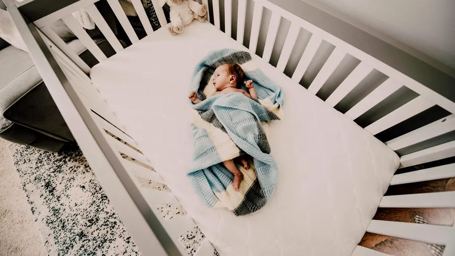 (P) Scutece bebeluși de calitate – confort și grijă din primele zile de viață