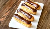Rețetă de eclere, explicată în detaliu. Cum se fac cojile, crema de vanilie și glazura de ciocolată