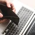 Aplicația de pe telefon care îți poate GOLI rapid contul bancar. O femeie din Deva a rămas fără o sumă uriașă pe card