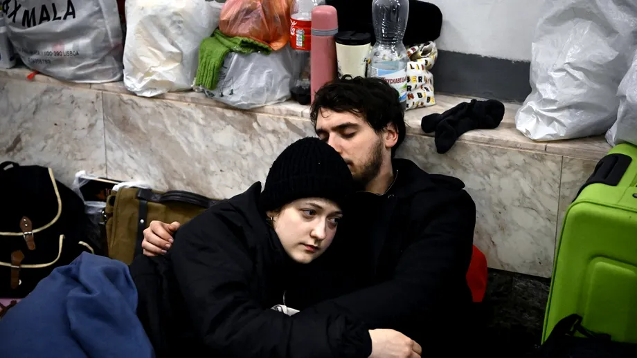 „Nu ai cum să fii calm când auzi bombele”. Experiențe din mijlocul războiului din Ucraina povestite de cei care le trăiesc