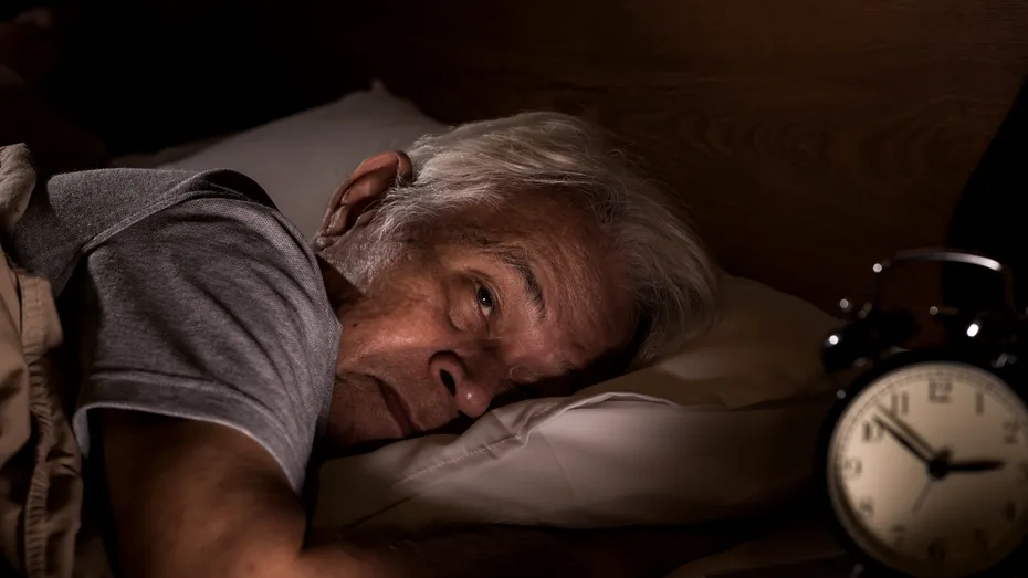 Ce făceau bătrânii pe vremuri pentru insomnie. Remedii simple care ajutau la somn fără pastile