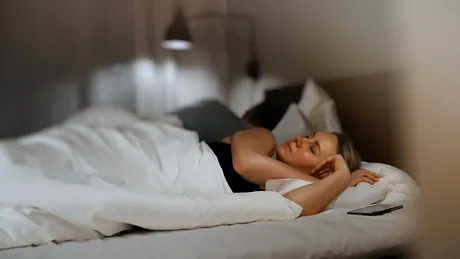 Te iubesc, dar vreau să dormim separat. Cât de sănătos este pentru relație acest fapt?