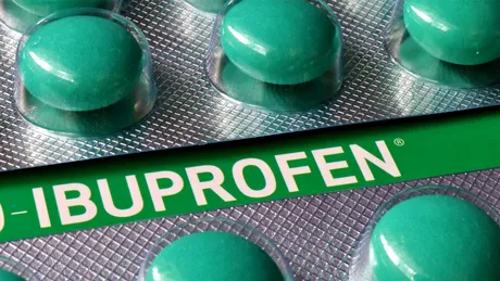 Ibuprofenul poate perfora intestinele! Ce boli poate agrava dacă îl iei în exces