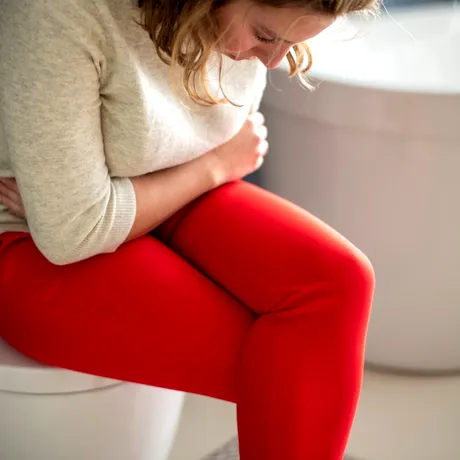 Constipația poate apărea când ții dietă. Greșelile alimentare care îți pot încetini tranzitul și ce poți face
