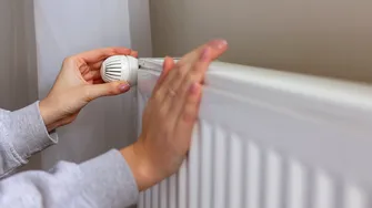Când trebuie aerisite caloriferele pentru a încălzi mai bine: înainte sau după pornirea căldurii?
