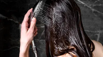 Cum să scapi de excesul de sebum și mătreață cu bicarbonat de sodiu, fără șampon